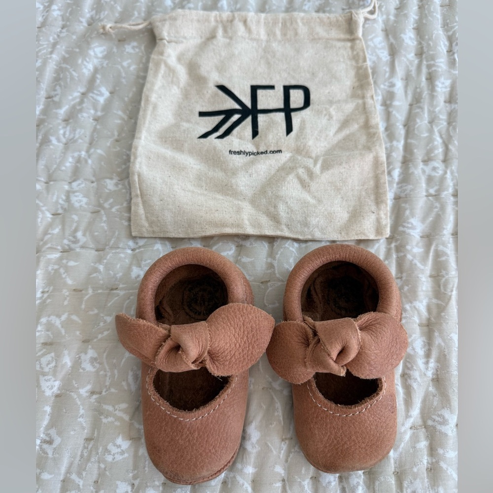 Baby Girl Freshly Picked Knotted Bow Soft Sole Shoes Size 3